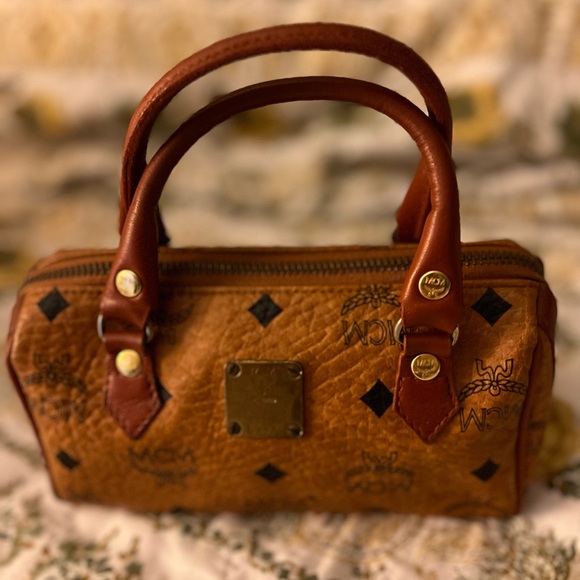 MCM Mini Boston - Picture 2 of 5